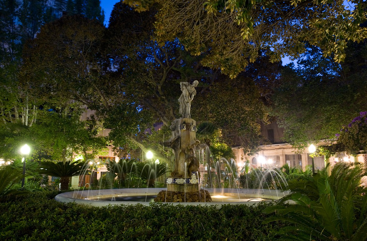 Evening fountain setting in Alicante city